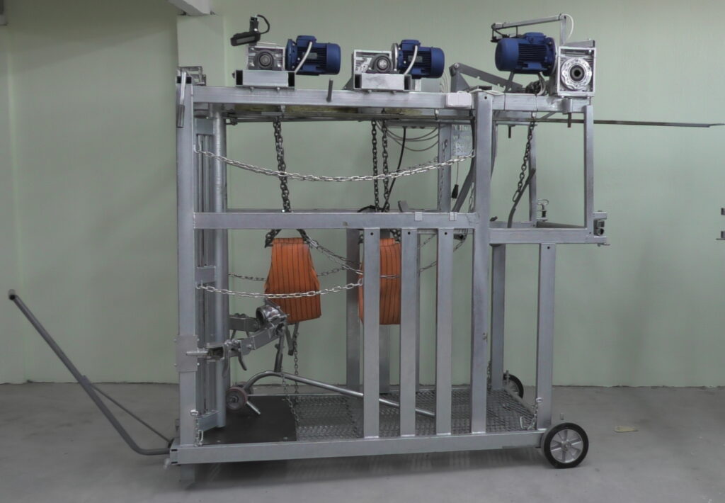 Станок для обработки копыт у коров «Ортопед» в комплектации «Профи» Станок для обработки копыт у коров «Ортопед» в комплектации «Профи»